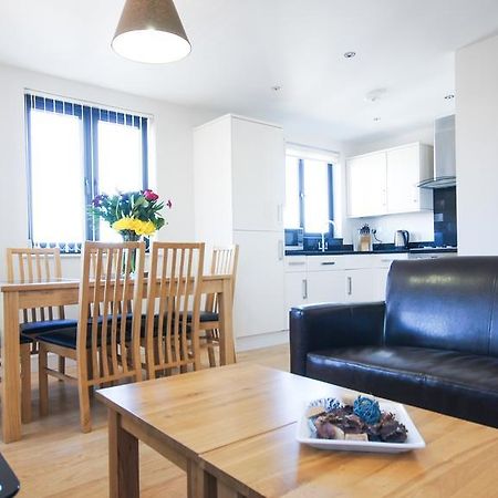 Crompton House Apartments Edgware Extérieur photo