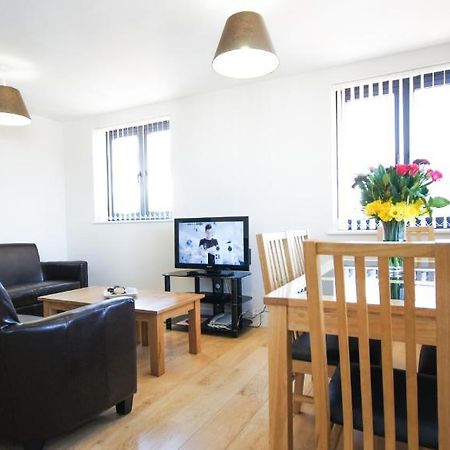 Crompton House Apartments Edgware Extérieur photo