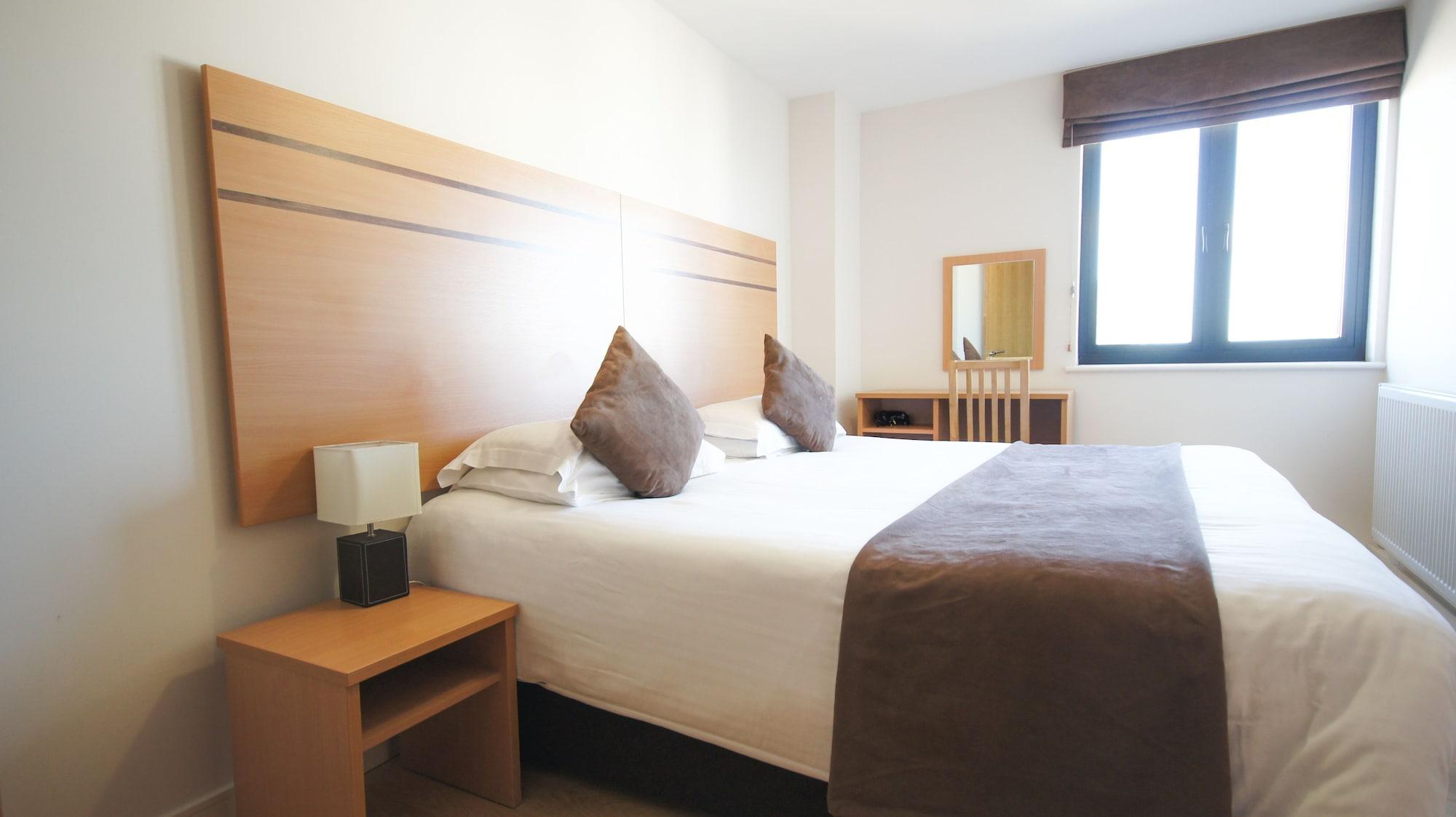 Crompton House Apartments Edgware Extérieur photo