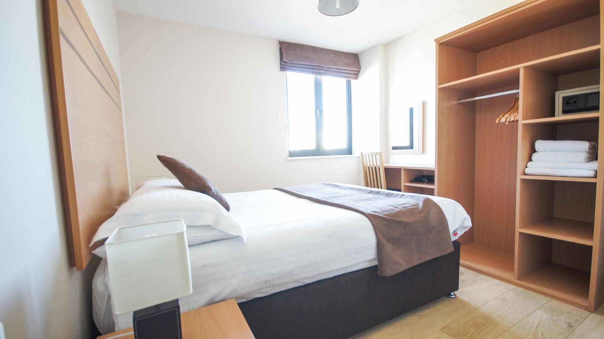 Crompton House Apartments Edgware Extérieur photo