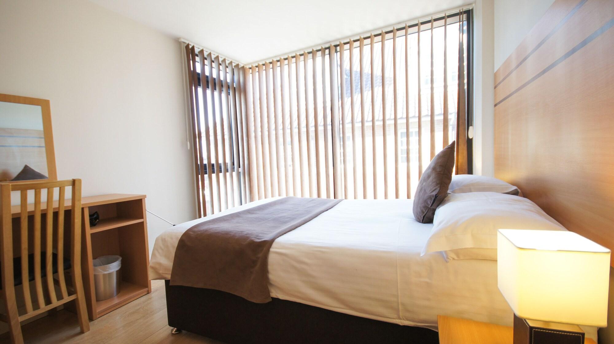 Crompton House Apartments Edgware Extérieur photo