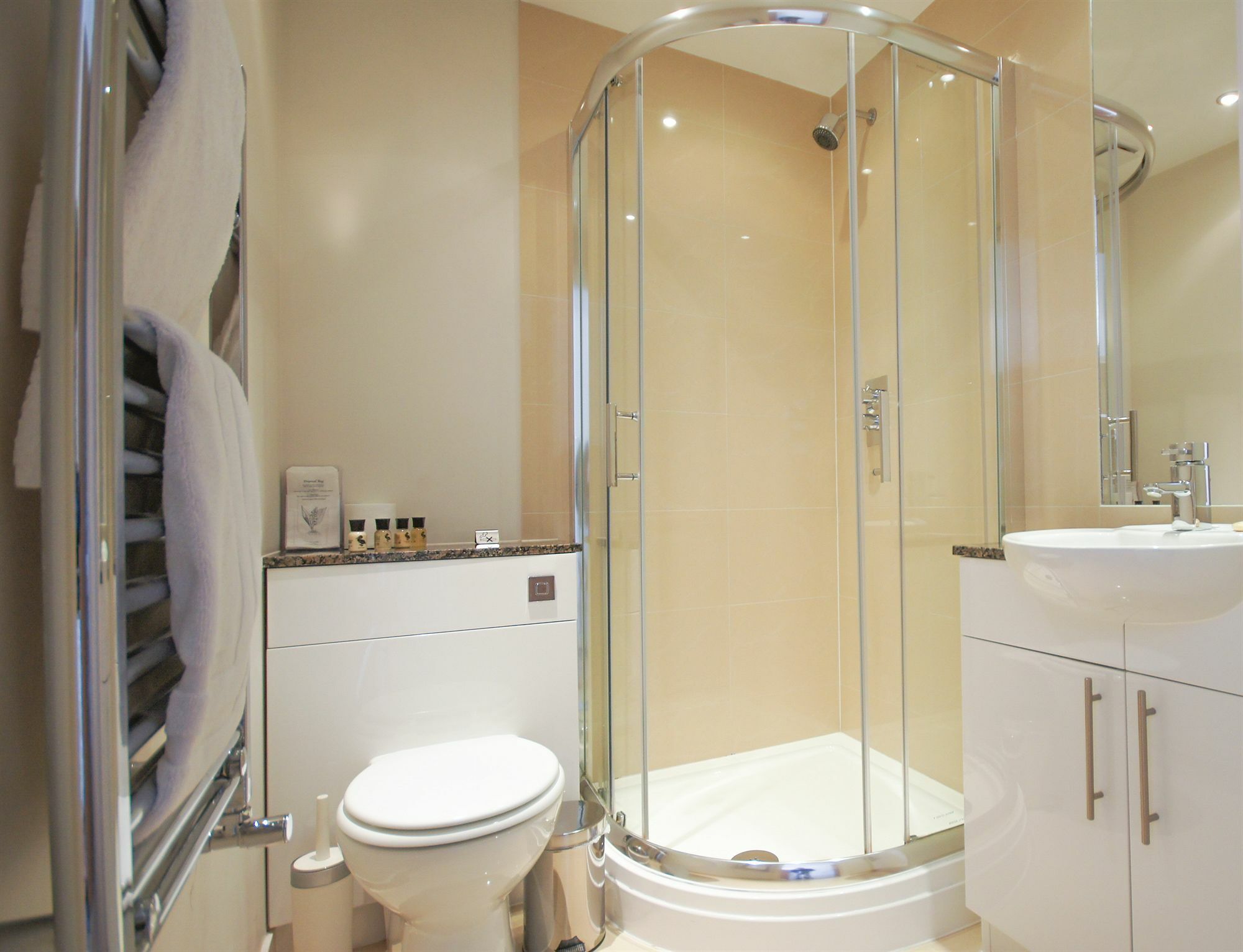 Crompton House Apartments Edgware Extérieur photo