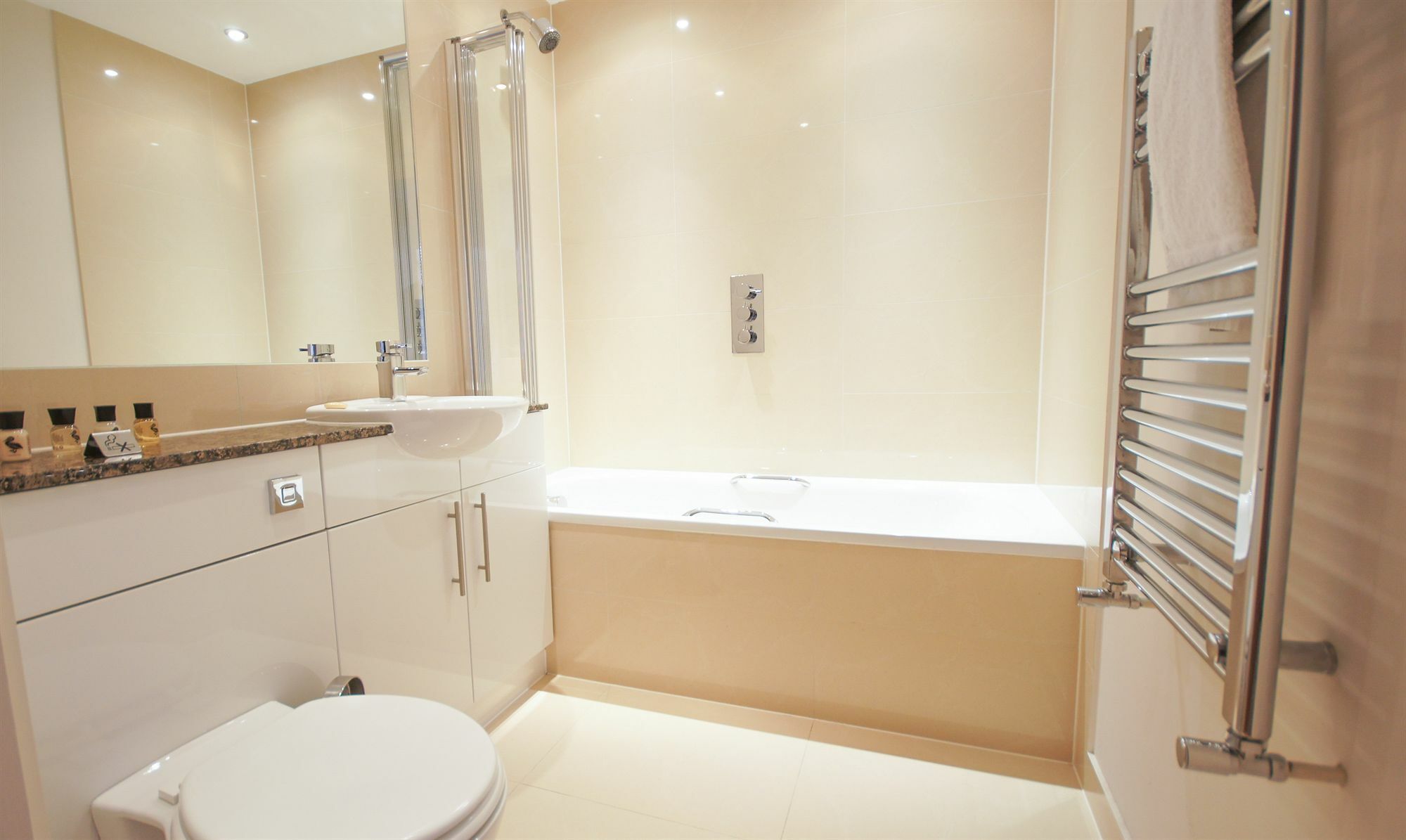 Crompton House Apartments Edgware Extérieur photo